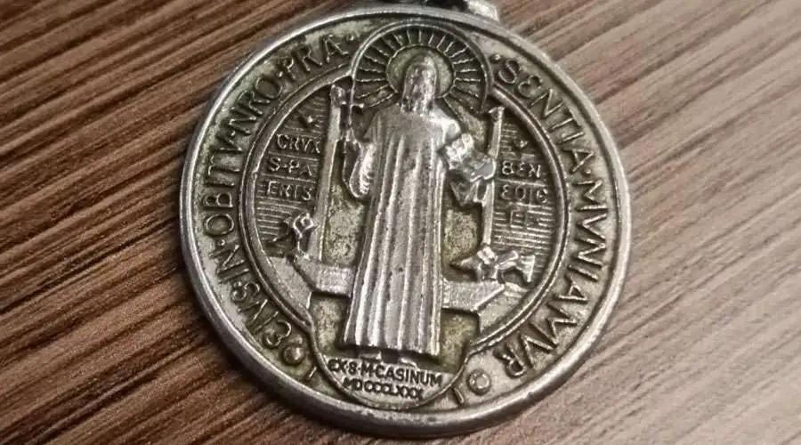 La medalla de San Benito y la importancia de portarla