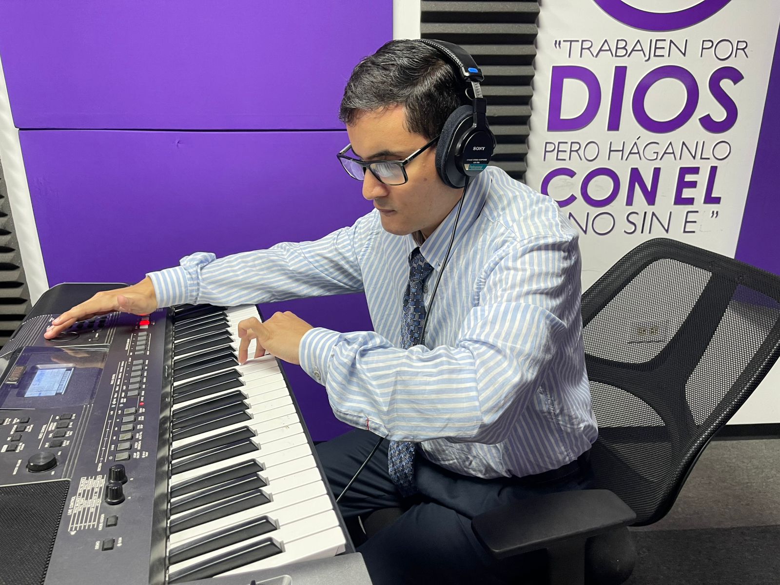 Este joven, a pesar de su condición, tiene un talento impresionante